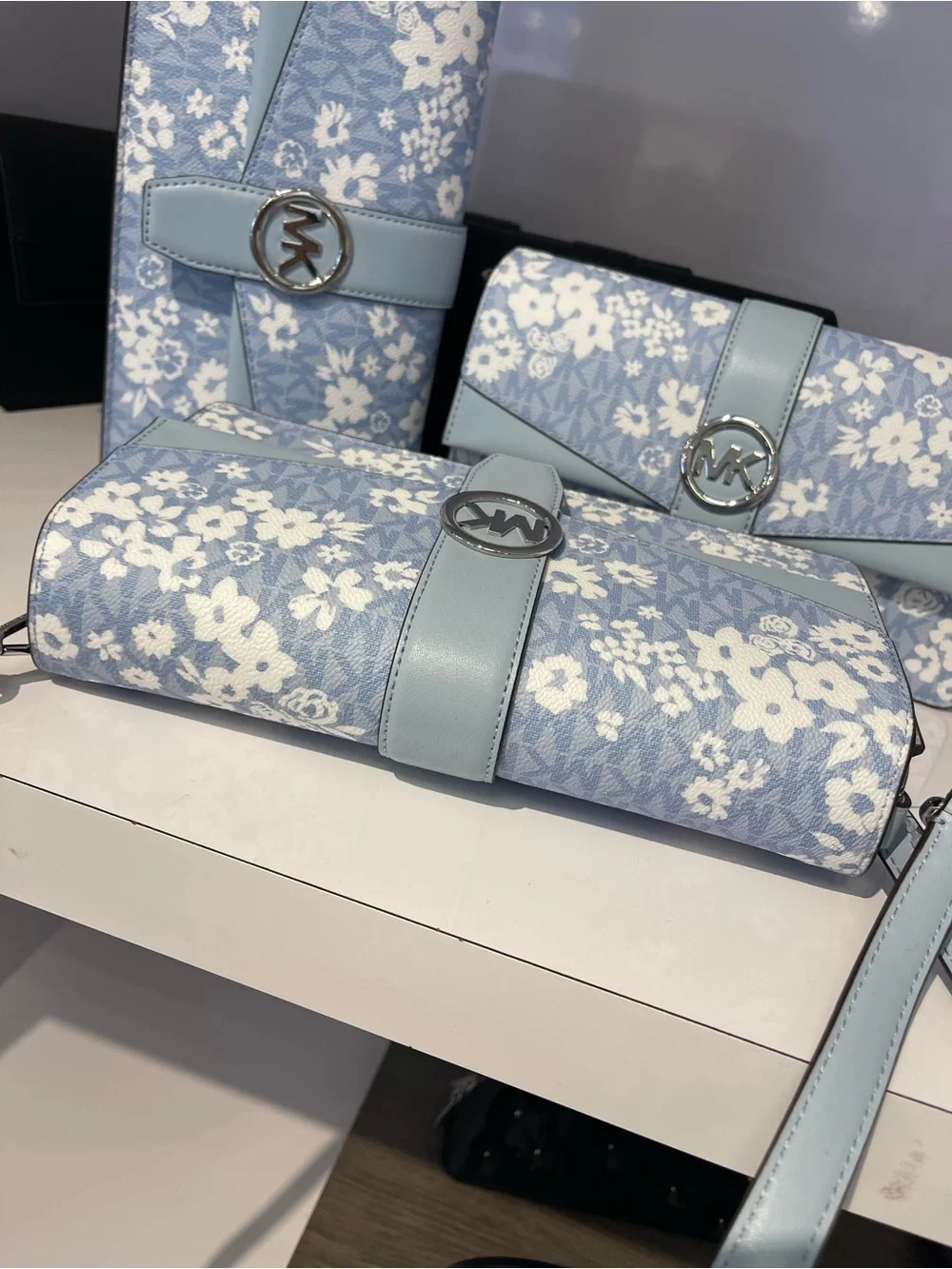 MICHAEL KORS Greenwich Md Printed Signature Logo Convertible Shoulder Pale Ocean
